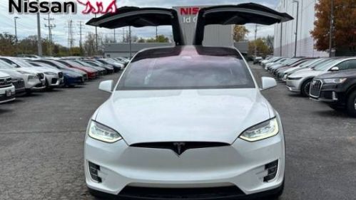 2019 Tesla Model X 5YJXCDE49KF183119