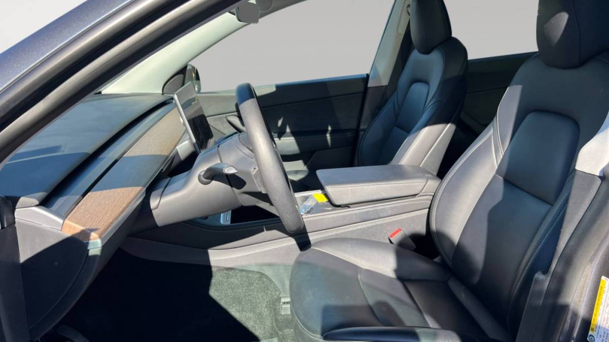 2021 Tesla Model Y 5YJYGDEE1MF149521