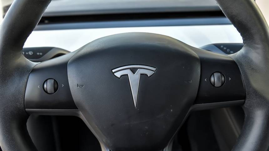 2021 Tesla Model Y 5YJYGDEE1MF311549