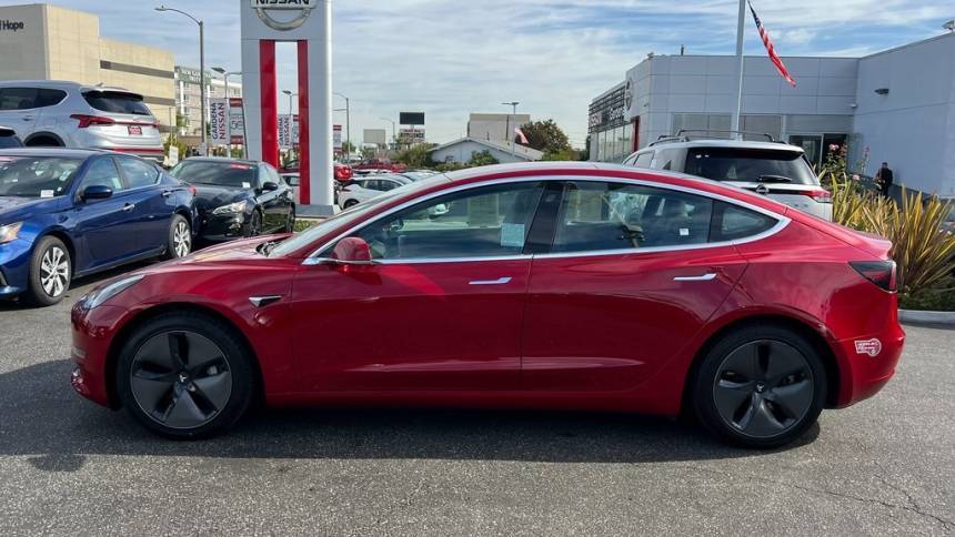 2018 Tesla Model 3 5YJ3E1EA3JF062744