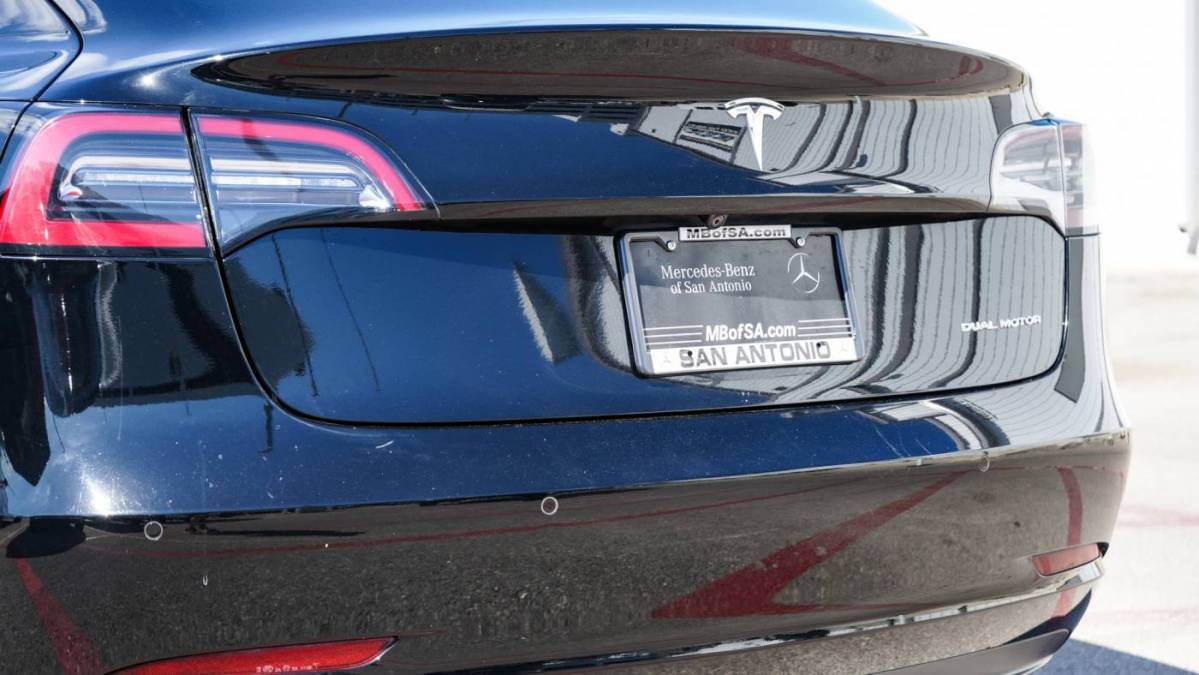 2018 Tesla Model 3 5YJ3E1EB5JF129756