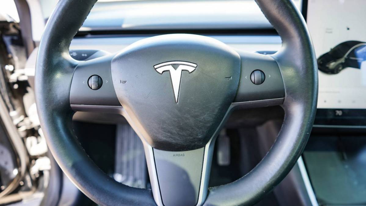 2018 Tesla Model 3 5YJ3E1EB5JF129756