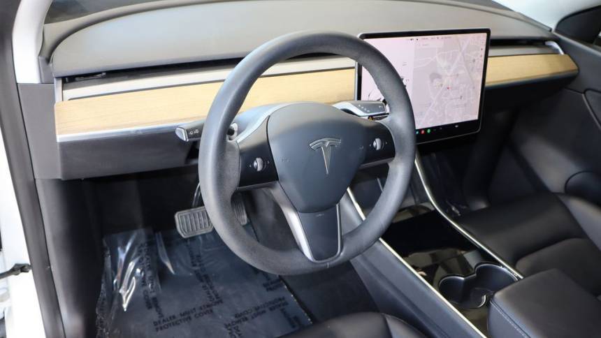 2021 Tesla Model Y 5YJYGDEE0MF090719