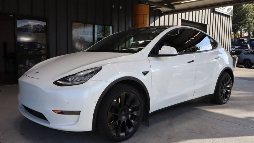 2021 Tesla Model Y 5YJYGDEE0MF090719