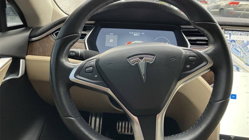 2016 Tesla Model S 5YJSA1E24GF148251