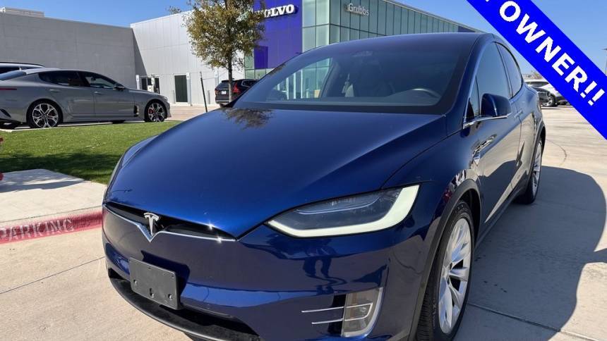 2018 Tesla Model X 5YJXCBE21JF110599