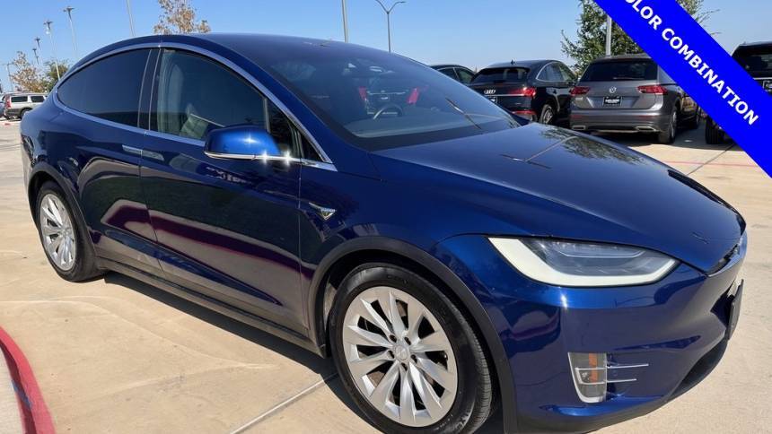 2018 Tesla Model X 5YJXCBE21JF110599