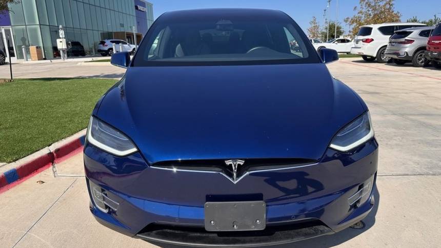 2018 Tesla Model X 5YJXCBE21JF110599