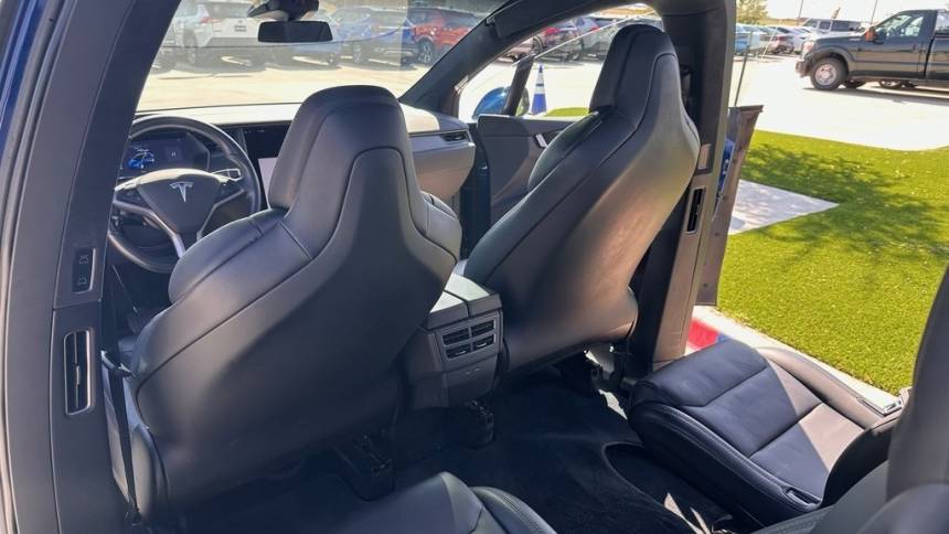 2018 Tesla Model X 5YJXCBE21JF110599