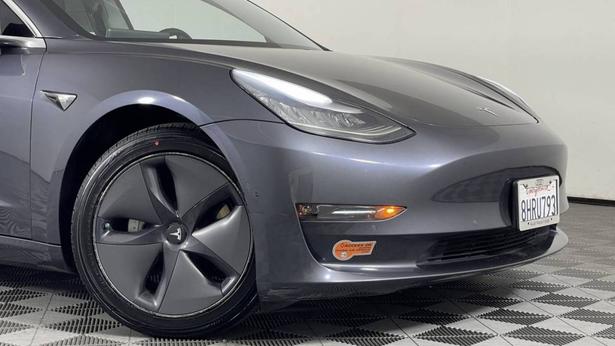 2018 Tesla Model 3 5YJ3E1EB7JF144789