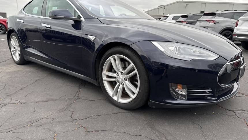 2015 Tesla Model S 5YJSA1H20FFP77581