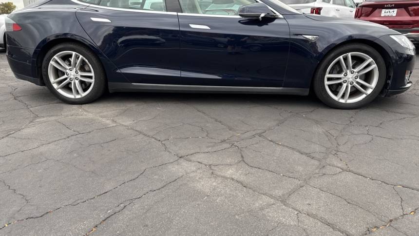 2015 Tesla Model S 5YJSA1H20FFP77581