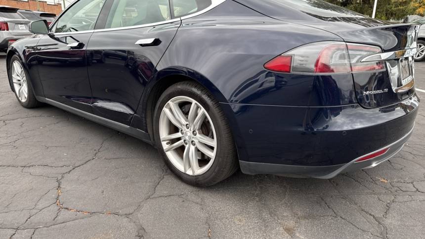 2015 Tesla Model S 5YJSA1H20FFP77581