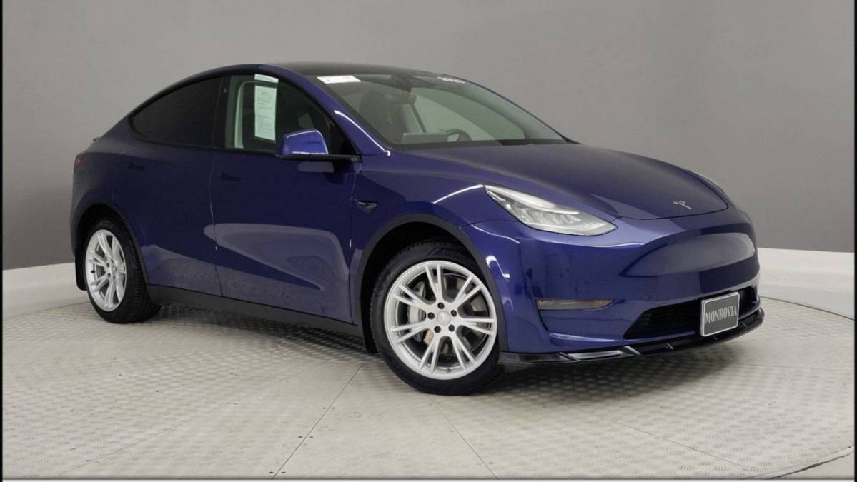 2020 Tesla Model Y 5YJYGDEE7LF057912