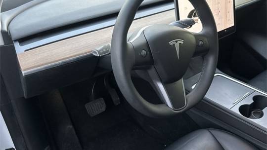 2021 Tesla Model Y 5YJYGDEE5MF304541