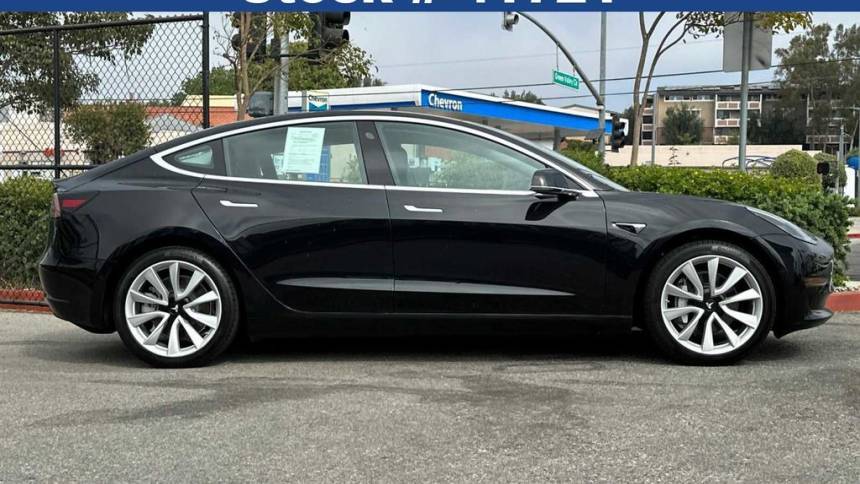 2018 Tesla Model 3 5YJ3E1EA0JF071031