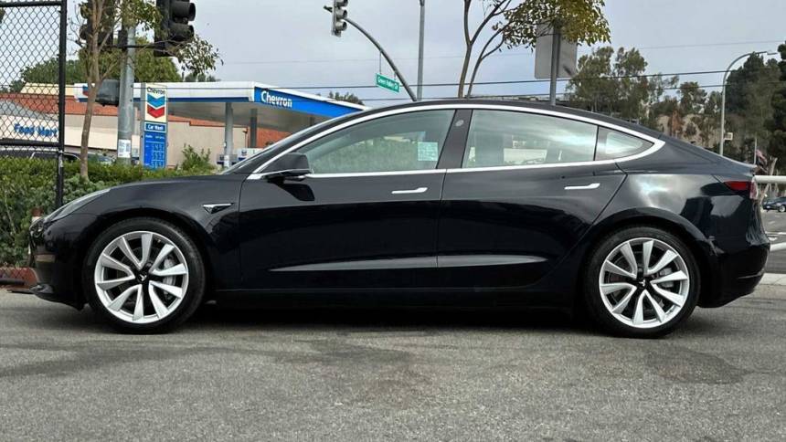 2018 Tesla Model 3 5YJ3E1EA0JF071031