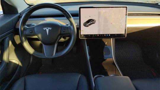 2019 Tesla Model 3 5YJ3E1EA0KF300759