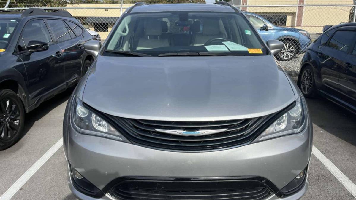 2018 Chrysler Pacifica Hybrid 2C4RC1N72JR295040