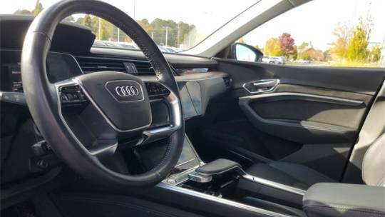 2019 Audi e-tron WA1VABGE3KB023256