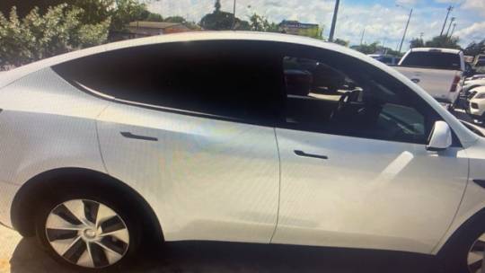 2020 Tesla Model Y 5YJYGDEE8LF047096