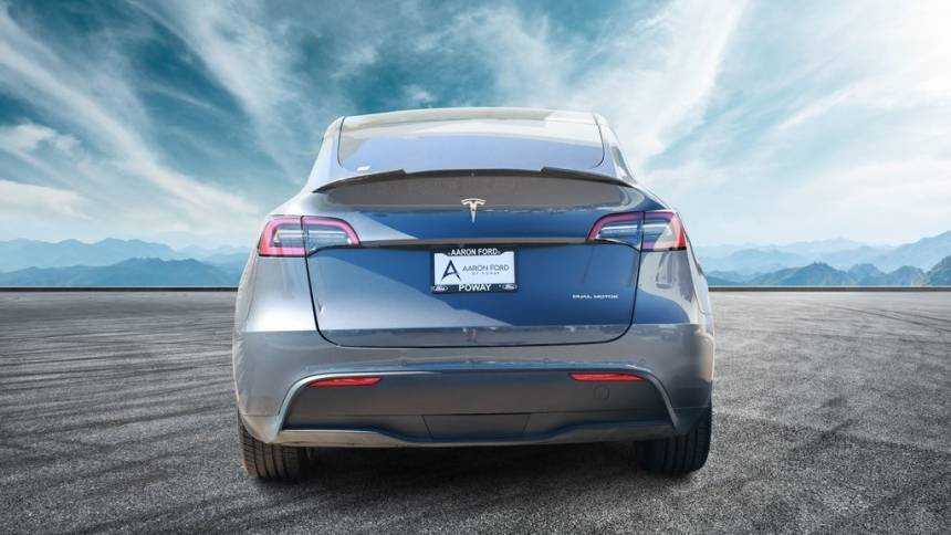 2021 Tesla Model Y 5YJYGAEE6MF143681