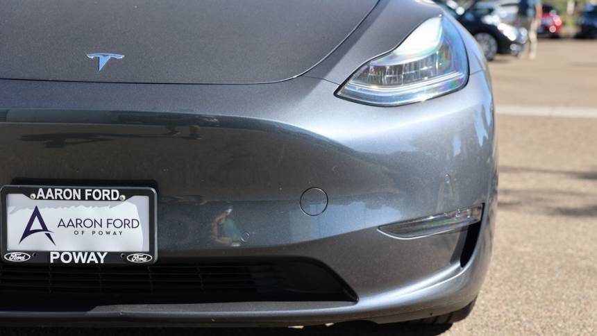 2021 Tesla Model Y 5YJYGAEE6MF143681