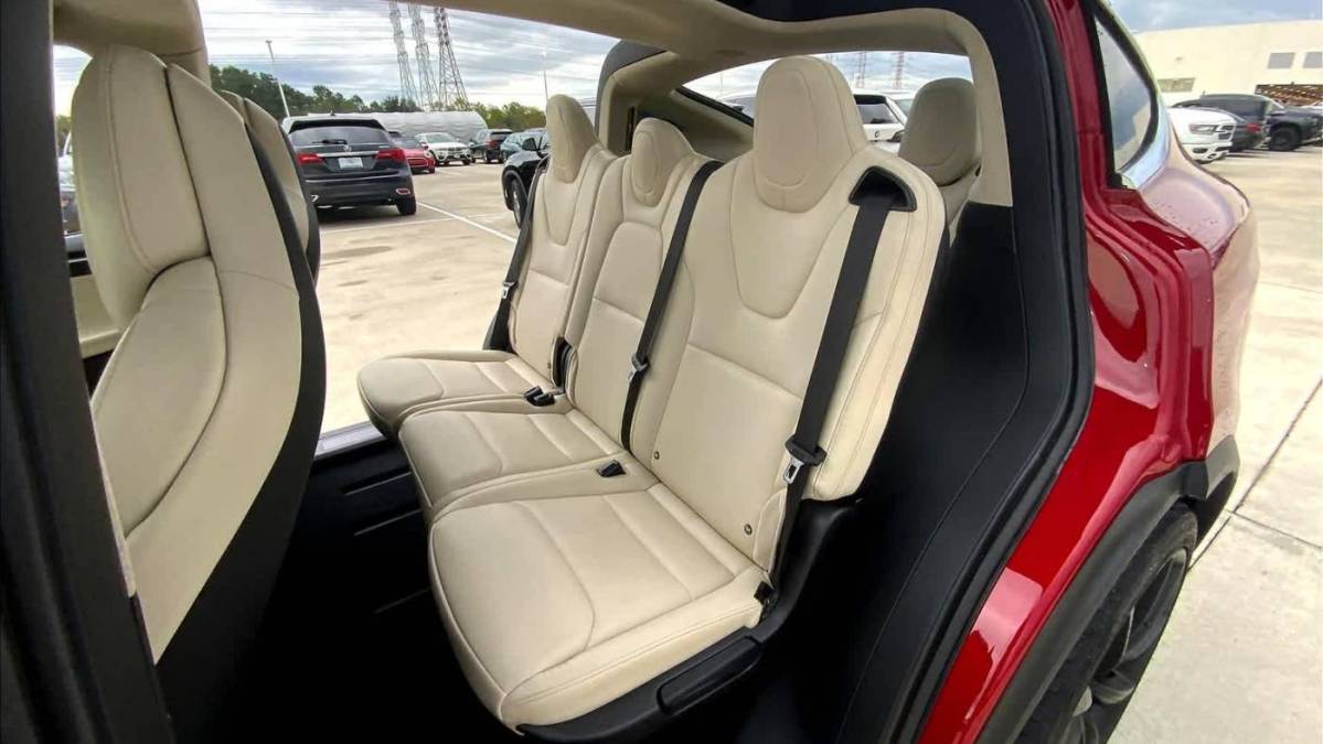 2018 Tesla Model X 5YJXCAE21JF129776