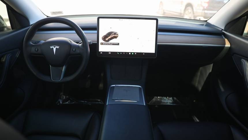 2021 Tesla Model Y 5YJYGAEE6MF143681