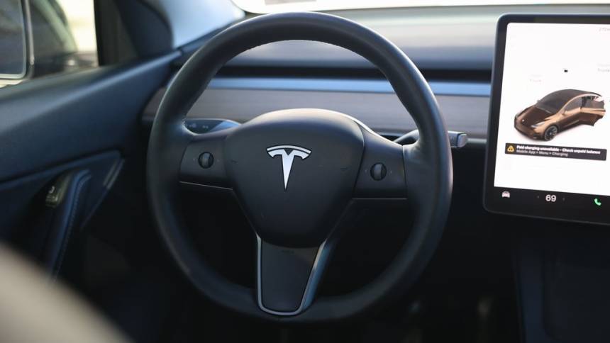 2021 Tesla Model Y 5YJYGAEE6MF143681