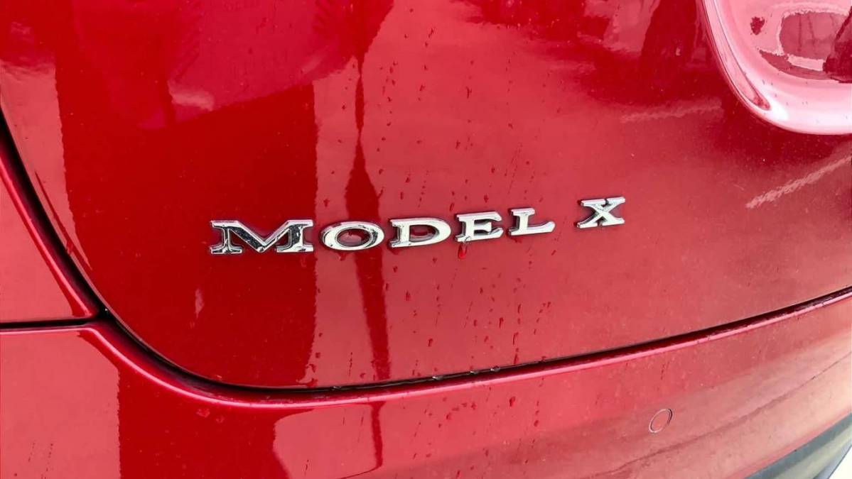 2018 Tesla Model X 5YJXCAE21JF129776