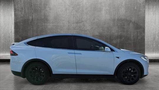 2017 Tesla Model X 5YJXCDE20HF048070