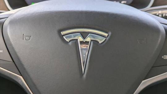 2017 Tesla Model X 5YJXCDE20HF048070