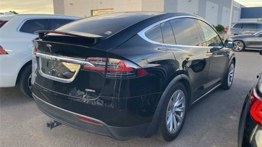 2018 Tesla Model X 5YJXCDE24JF102220