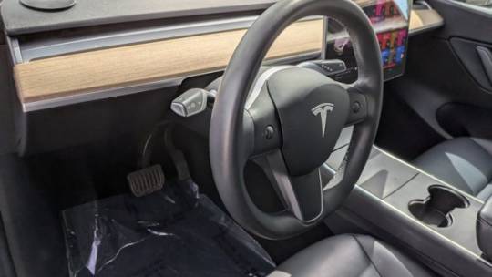 2020 Tesla Model Y 5YJYGDEE8LF033263