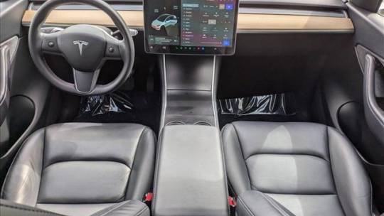 2020 Tesla Model Y 5YJYGDEE8LF033263