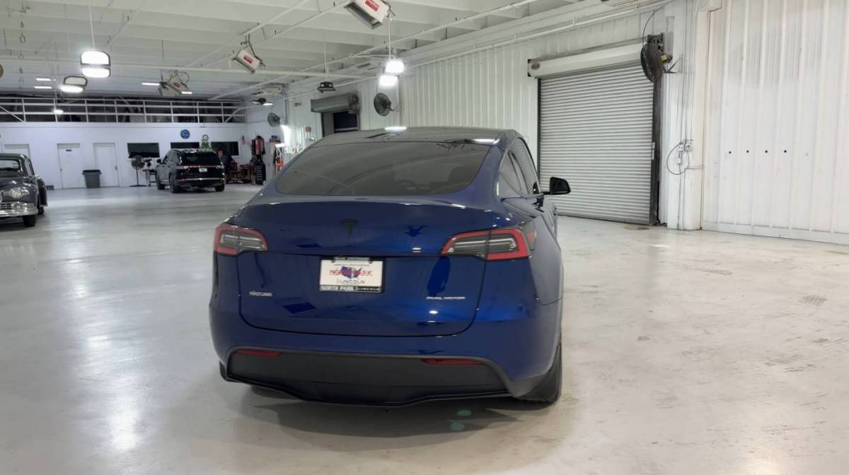 2021 Tesla Model Y 5YJYGDEE9MF094509