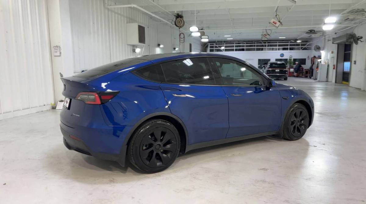 2021 Tesla Model Y 5YJYGDEE9MF094509