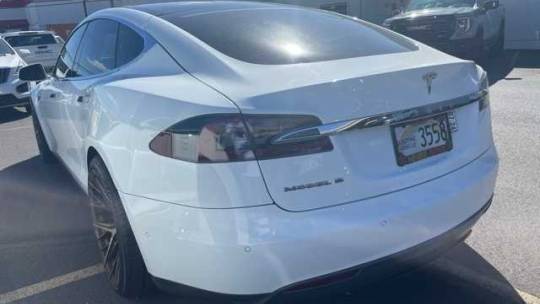 2015 Tesla Model S 5YJSA1S24FF095327