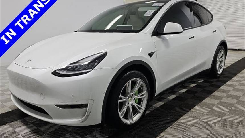 2021 Tesla Model Y 5YJYGDEE4MF083031