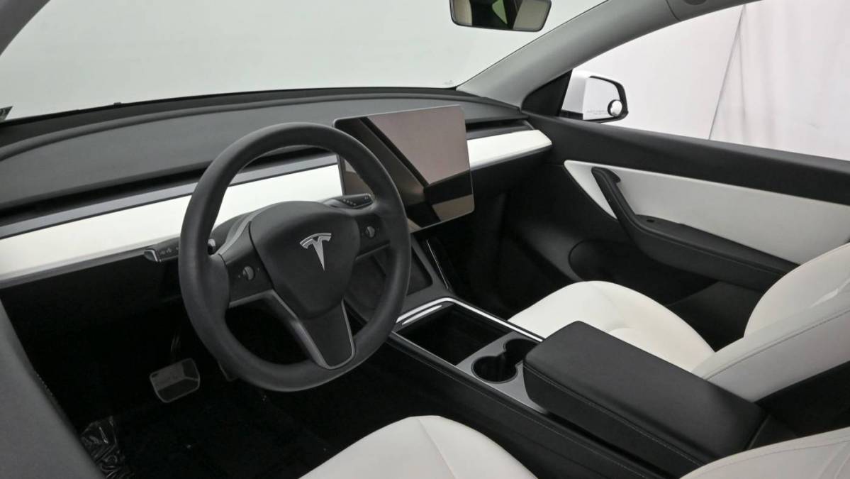 2021 Tesla Model Y 5YJYGDEE1MF161846