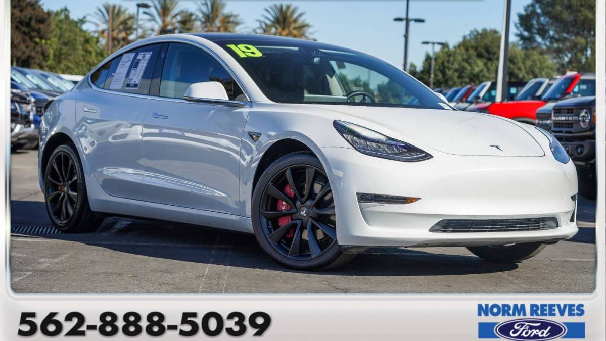 2019 Tesla Model 3 5YJ3E1EA8KF472621