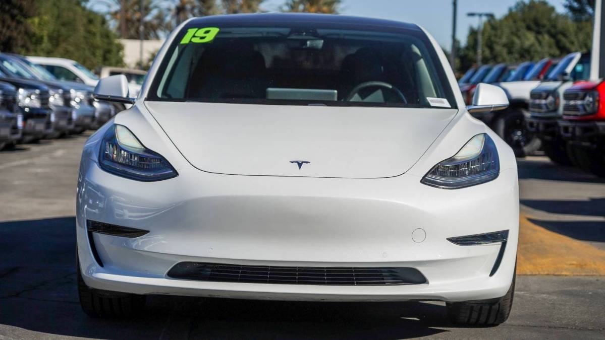 2019 Tesla Model 3 5YJ3E1EA8KF472621