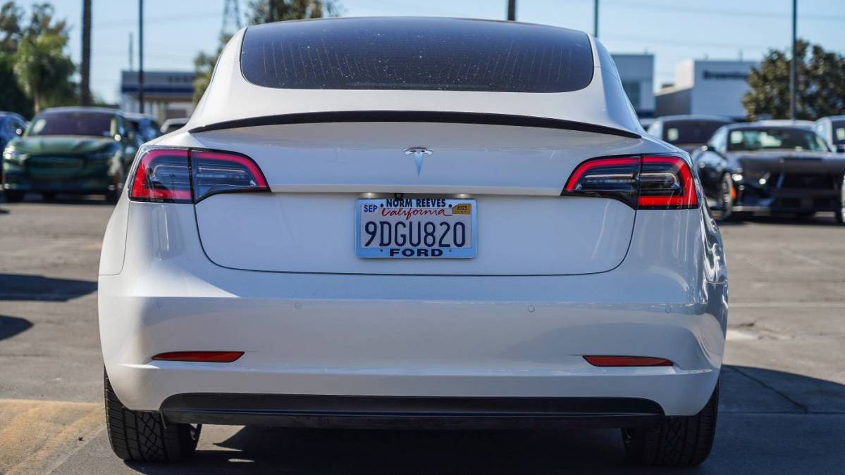 2019 Tesla Model 3 5YJ3E1EA8KF472621