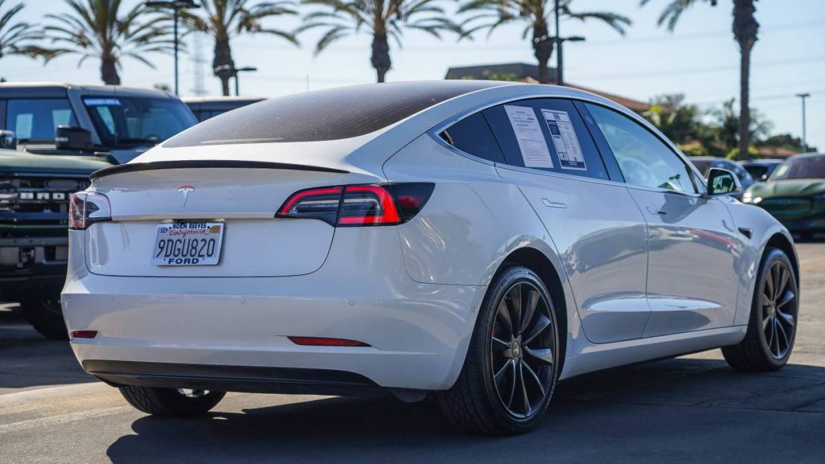 2019 Tesla Model 3 5YJ3E1EA8KF472621