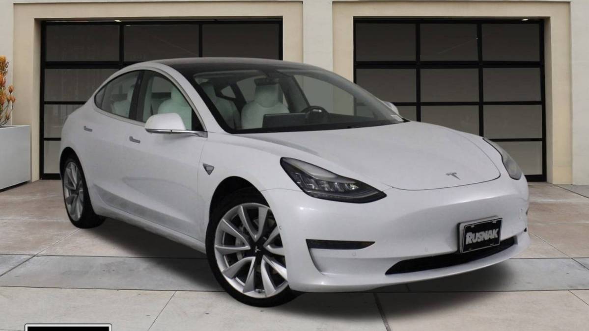 2018 Tesla Model 3 5YJ3E1EB4JF112284