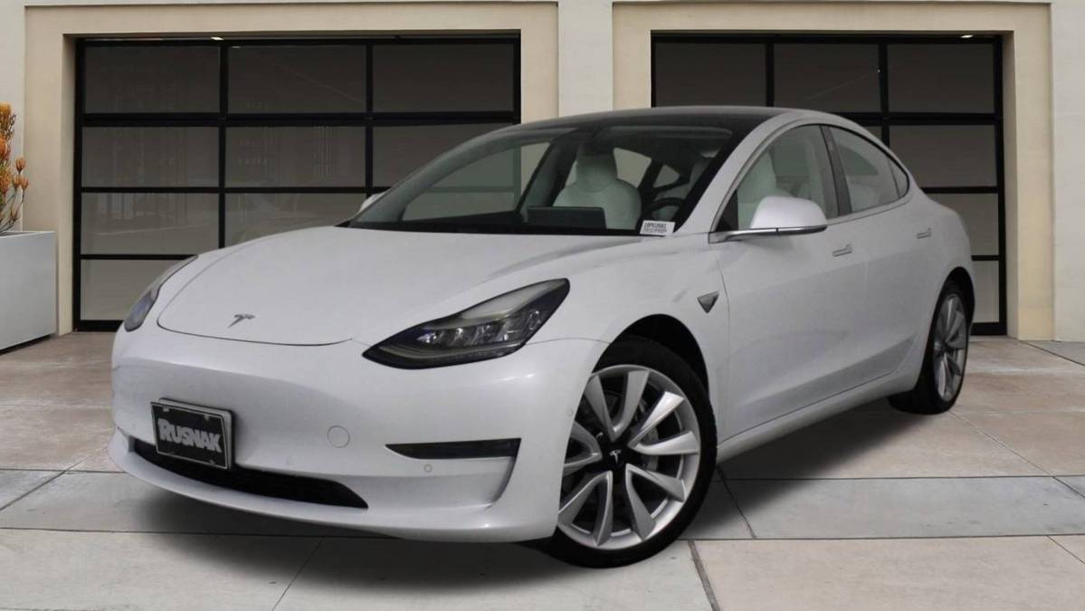 2018 Tesla Model 3 5YJ3E1EB4JF112284