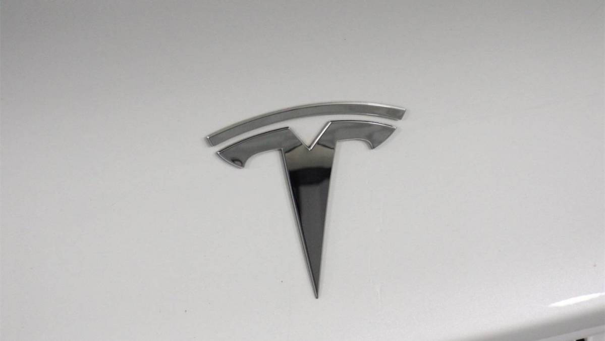 2018 Tesla Model 3 5YJ3E1EB4JF112284