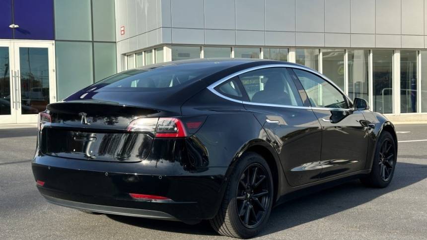 2018 Tesla Model 3 5YJ3E1EA8JF058298