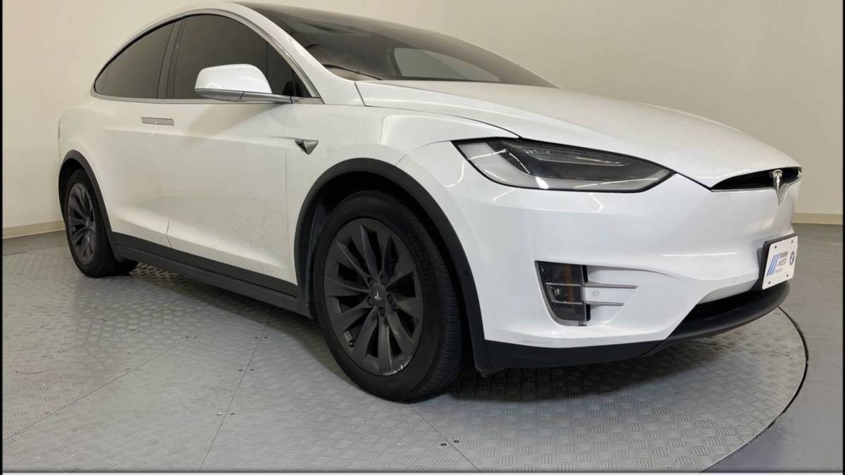 2018 Tesla Model X 5YJXCBE25JF139801